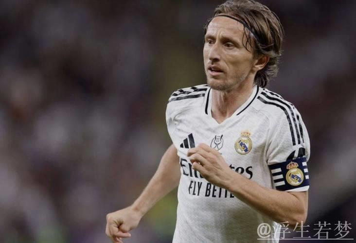 39岁魔笛怒斥2亿巨星懒防守,再现皇马领袖风范,9场3球+单场创双纪录 39岁魔笛怒斥2亿巨星懒防守,再现皇马领袖风范,9场3球+单场创双纪录