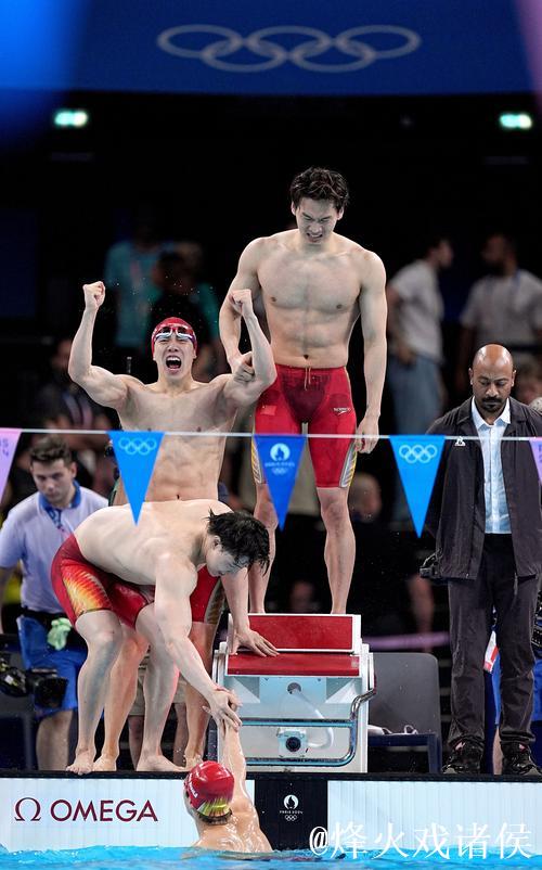 中国队获得世锦赛男子4x200米自由泳接力亚军